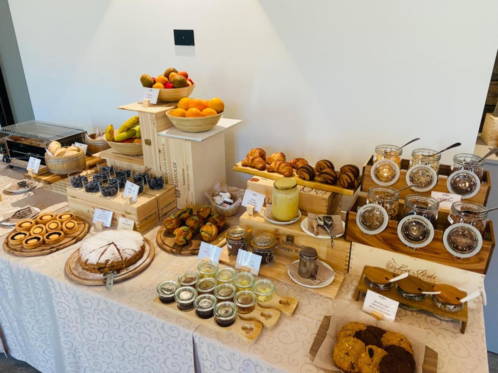 Wine Hotel San Carlo - Relais & Spa - Boutique Hotel Chiuro المظهر الخارجي الصورة